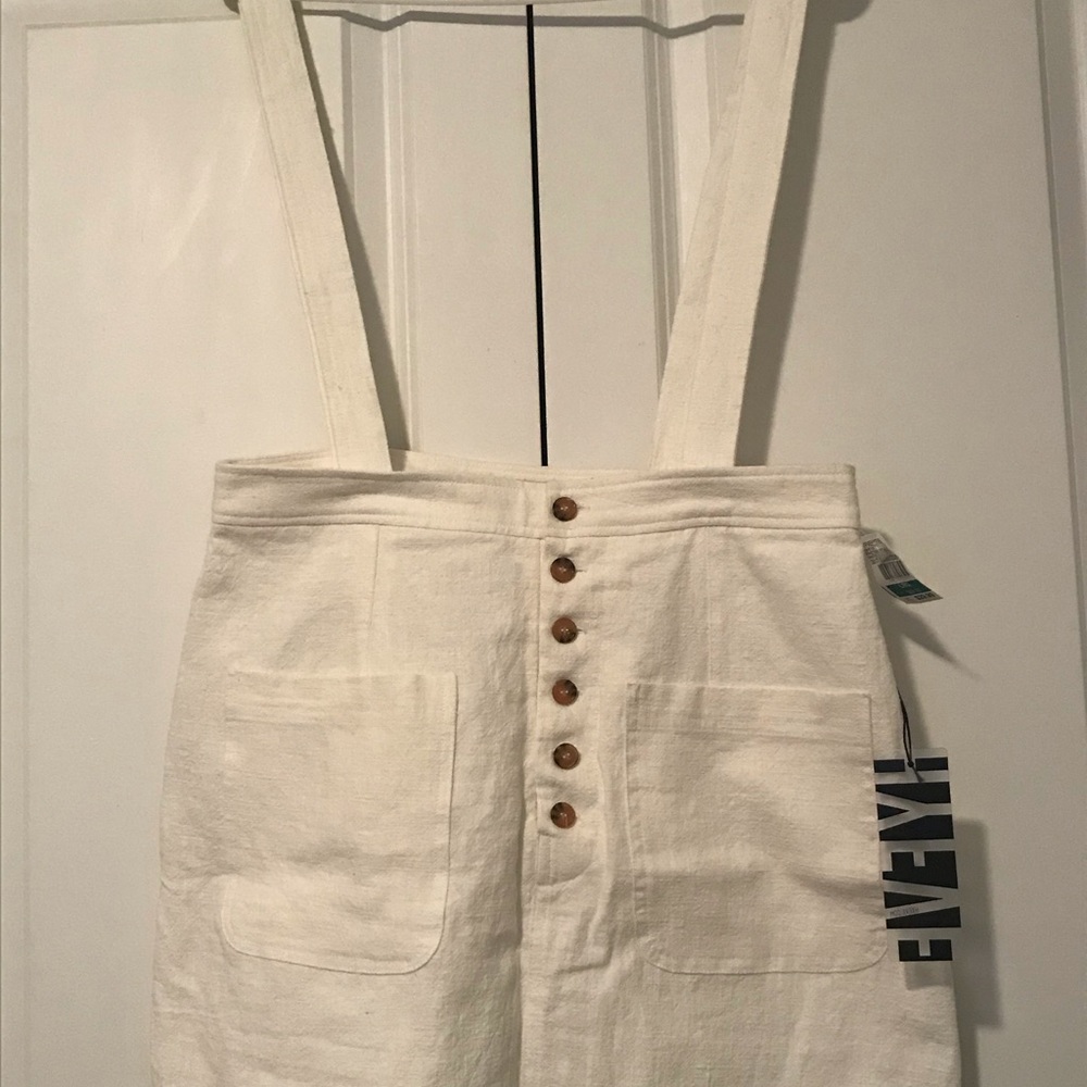 NWT White Skirtall